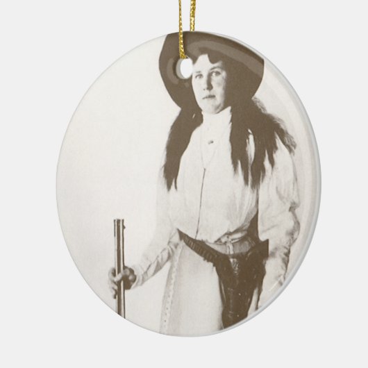 1910年ライフルを持つ女性のカーボーイの写真ポートレート セラミックオーナメント (左)
