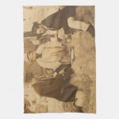 1914年ドイツRPPCのビーチおもしろい キッチンタオル (縦)