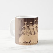 1914年頃の看護学校卒業生 コーヒーマグカップ (正面左)