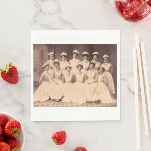 1914年頃の看護学校卒業生 スタンダードランチョンナプキン (インサイチュ)