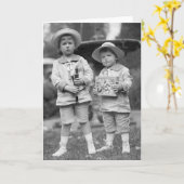 1915年おもちゃ付きリトルボーイ カード (黄色い花)