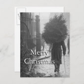 1915年: クリスマスツリーを運んでいる兵士 シーズンポストカード (正面/裏面)