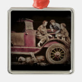 1920のガールオート整備士 メタルオーナメント (正面)