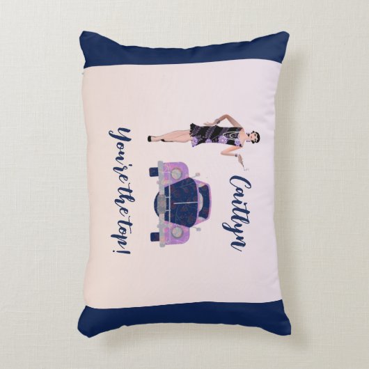 1920のヴィンテージフラッパーとアンティーク車アクセントピル アクセントクッション (正面(垂直))