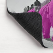 1920年のサーカスで開催されたピンク象の3月 マウスパッド (コーナー)