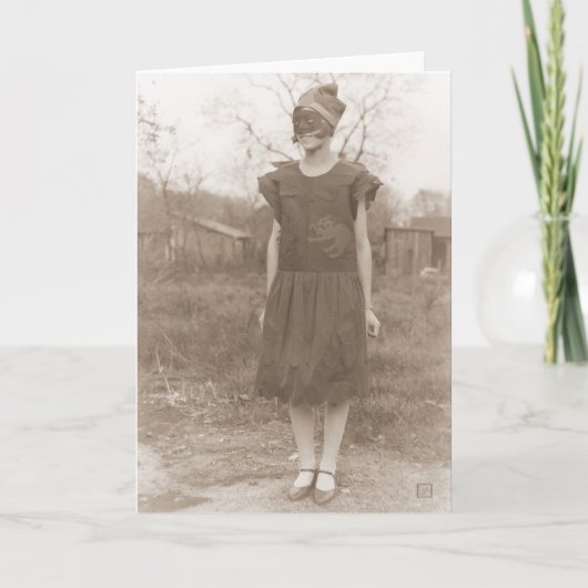1920年のヴィンテージの衣装を着たハロウィンガール カード (正面)