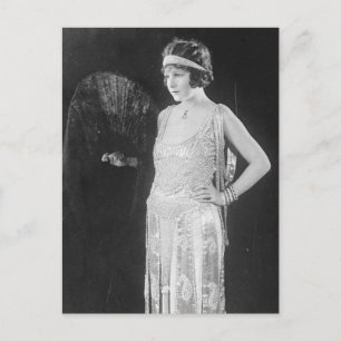 1920年代のフラッパー少女のヴィンテージ白黒の写真 ポストカード