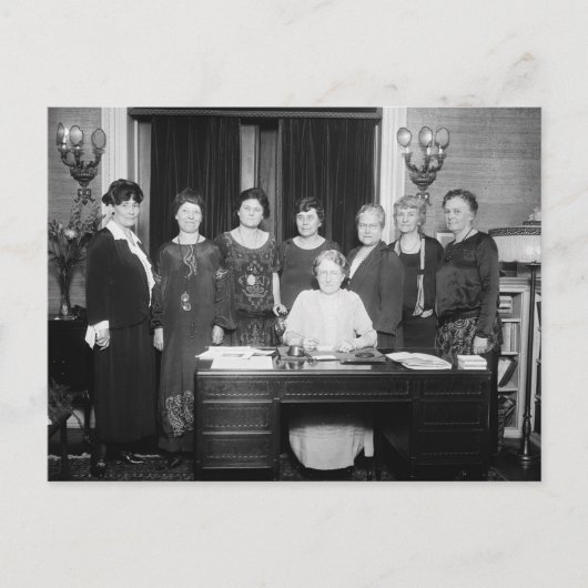 1920年代の女性デスクのグループのヴィンテージのまわりに写真 ポストカード (正面)