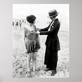 1920年代の女性警官が水着を取り締まる ポスター