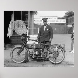 1922年のオートバイ警官。ヴィンテージ写真 ポスター