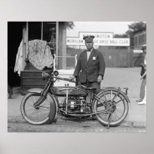 1922年のオートバイ警官。ヴィンテージ写真 ポスター