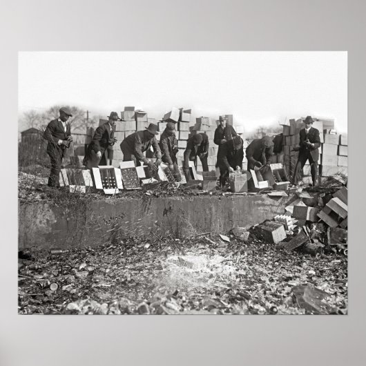 1923年酒の密造を破壊。ヴィンテージ写真 ポスター (正面)