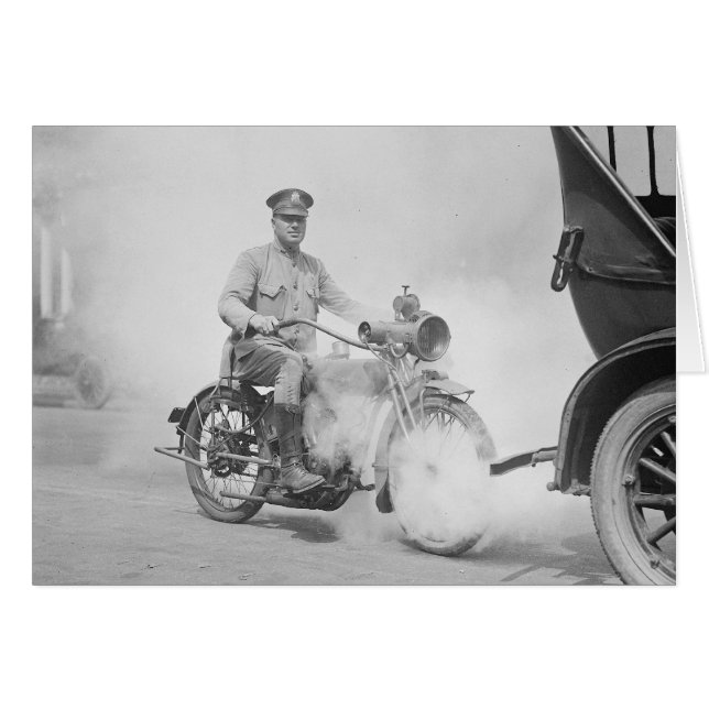 1923年、任務に就くオートバイ警官 (正面横)