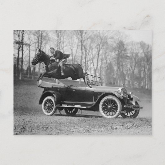 1923年、馬が自動車を飛び越える ポストカード (正面)