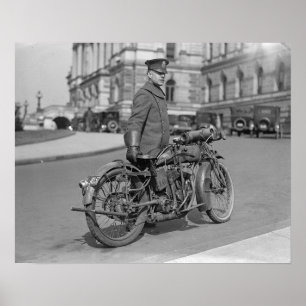 1924年のオートバイ警官。ヴィンテージ写真 ポスター