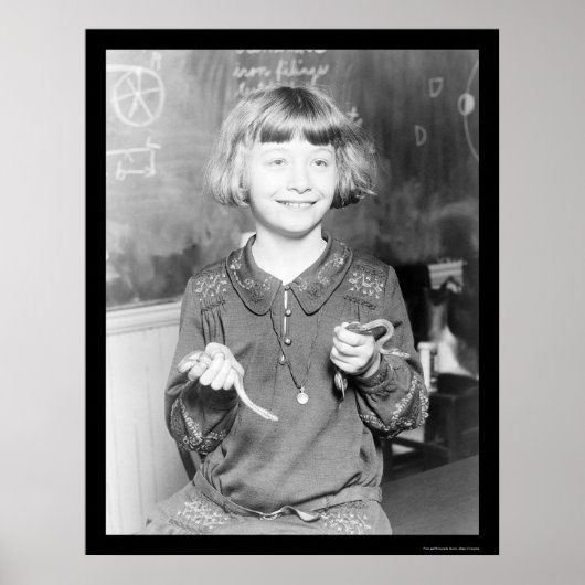 1927年学校でペットのヘビを出展する少女 ポスター (正面)