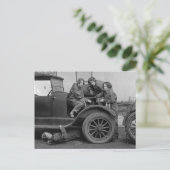 1927年、自動車整備を学ぶ若い女性たち ポストカード (スタンド正面)