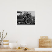 1927年、自動車整備士になるために学ぶ若い女性たち。ヴィンテージ写真 ポスター (キッチン)