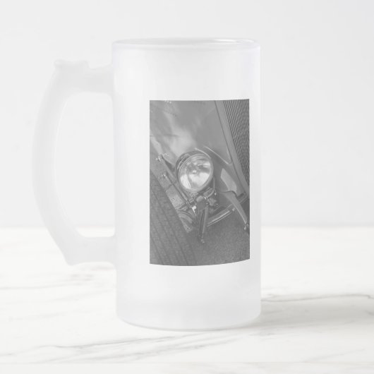 1930のロードスターグレースケール フロストグラスビールジョッキ (左)