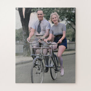 1930年代のマルヴァンスターの自転車に乗るカップル 色調復元 ジグソーパズル