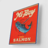 1930年代のミニボーイのピンクサーモン缶ラベル スクエア壁時計 (傾斜)