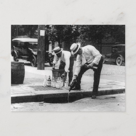1930年、下水道に流されるウィスキー ポストカード (正面)