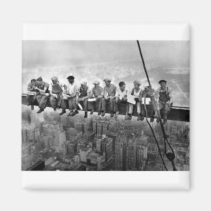 1932年に超高層ビルで昼食を取る マグネット