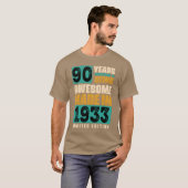 1933年製の傑作がついに90周年限定版で登場 Tシャツ (正面フル)