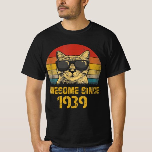 1939素晴らし年から誕生日ギフト猫好き1939 Tシャツ (正面)