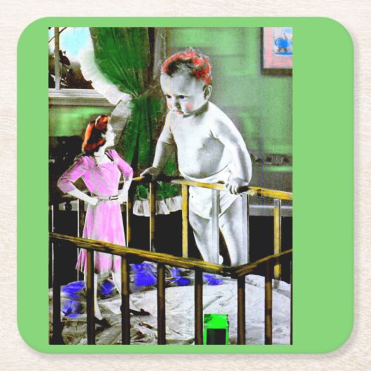 1940年代の母親と彼女の巨大なベビー スクエアペーパーコースター (正面)