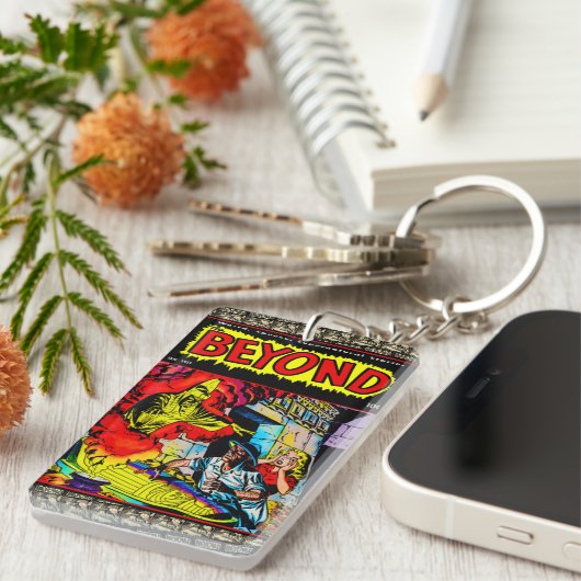1940年代のBeyond Acrylic Keychain キーホルダー (正面右)