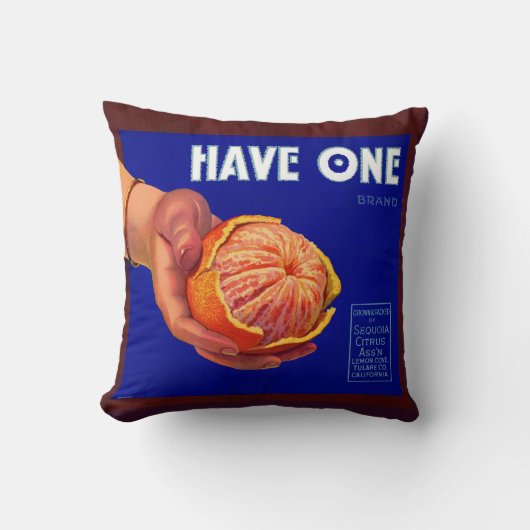 1940sにはオレンジ色のクレートのラベルプリントが1つ クッション (正面)