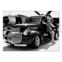 1941年のChevyは女の子の上の小型トラックPinを改造しました