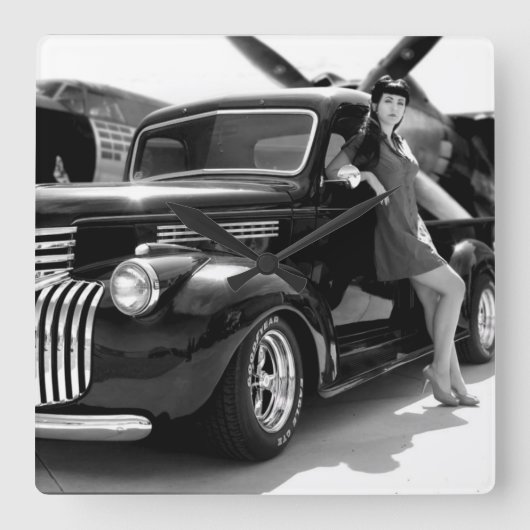 1941年のChevyは女の子の上の小型トラックPinを改造しました スクエア壁時計 (正面)