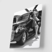 1941年のChevyは女の子の上の小型トラックPinを改造しました スクエア壁時計 (傾斜)