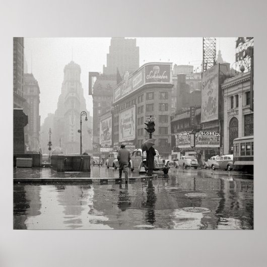 1943年のタイムズスクエアの雨の日。ヴィンテージ写真 ポスター (正面)
