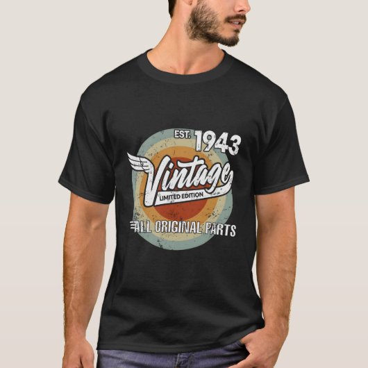 1943年生まれ1943年にバイクもしくは自転車に乗る人 Tシャツ (正面)