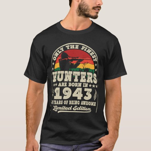 1943素晴らし年の鹿の狩り80位に狩猟者がいる Tシャツ (正面)