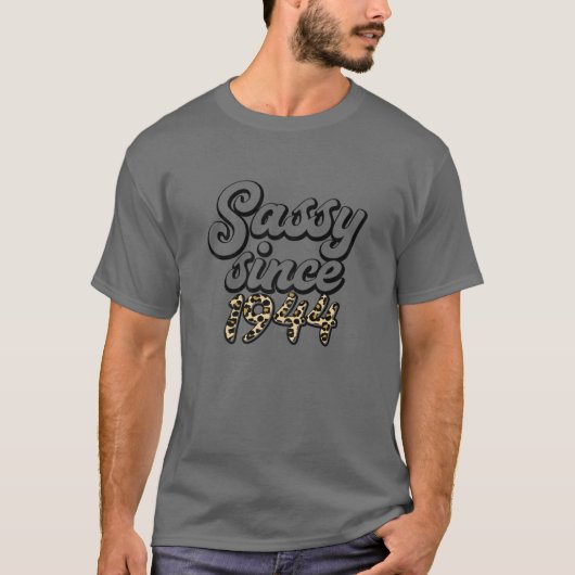 1944年生まれの女性、ヒョウが幸せに78歳の誕生日 Tシャツ (正面)