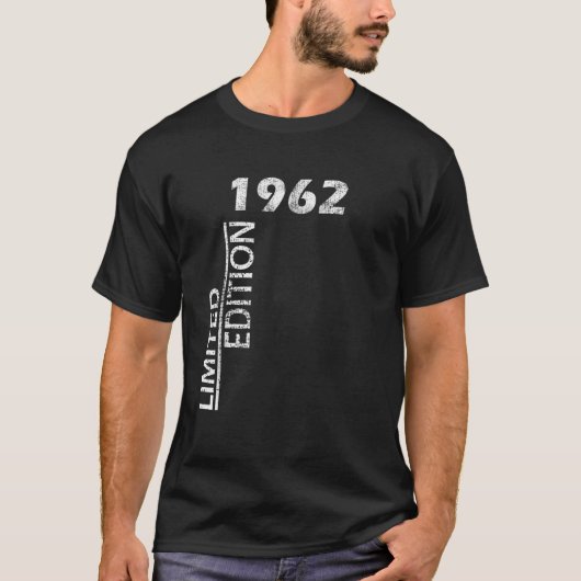 1946年アメリカ国旗 76歳の誕生日お祝い アメリカ製 ビンテージ アメリカ国旗 76歳 Tシャツ (正面)