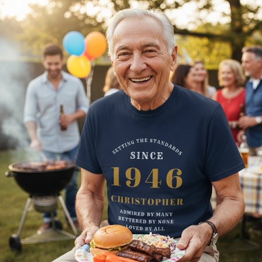 1946年生まれ 名前入り 80歳の誕生日 ブラックゴールド Tシャツ