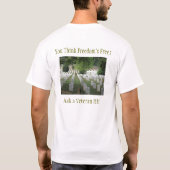 1946522033_70be12a6d5_bのAの退役軍人は、誰か…です Tシャツ (裏面)
