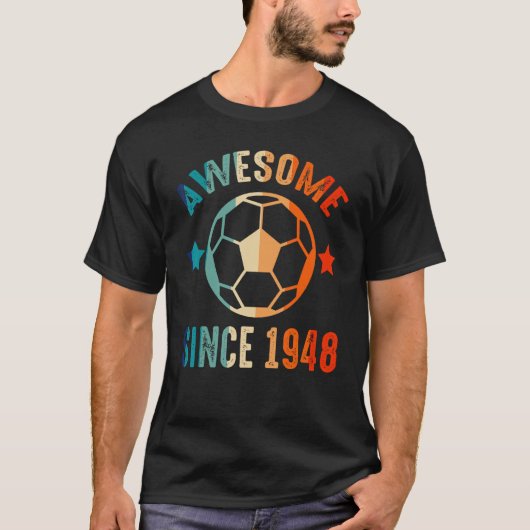 1948素晴らし年の誕生日チーム誇りを持ったサッカーB D Tシャツ (正面)