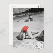 1950年のビーチ男の男が砂写真に頭 ポストカード (正面/裏面)