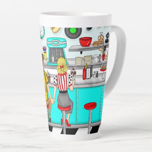 1950年代のカップルがダイナーで手を握り カフェラテマグ (右アングル)