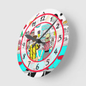 1950年代のカップルがダイナーで手を握り ラウンド壁時計 (傾斜)