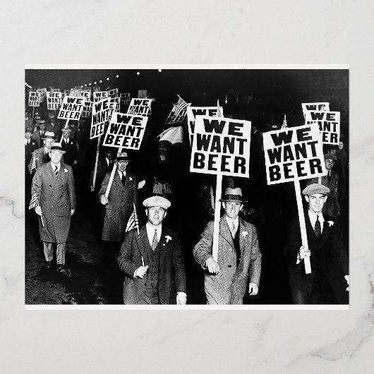 1950年代の禁酒法ビール抗議のヴィンテージ写真 箔シーズンポストカード (正面)