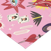 1950年代キッチュレトロアポップ・アートのートピンク神秘的パターン ショートテーブルランナー (コーナー)