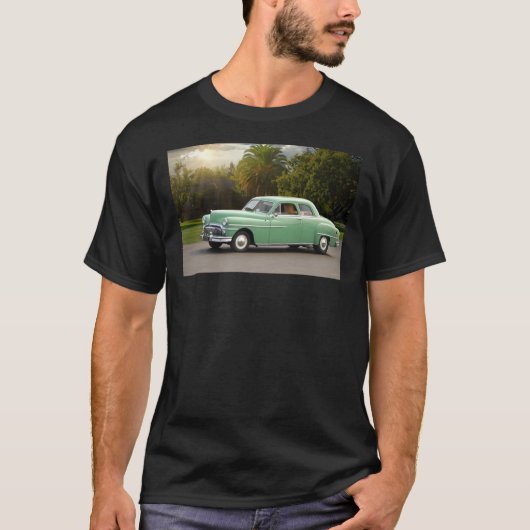 1950 DeSoto Deluxe Club Coupe Classic T-Shirt Tシャツ (正面)