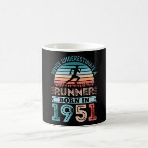 1951生まれ年70誕生日ギフトのランニングパパ コーヒーマグカップ